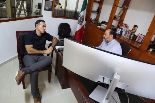 3-–-REUNION-CON-EL-SUBSECRETARIO-DE-SERVICIOS-REGISTRALES-LIC.-MARIO-ALBERTO-GALLARDO-GARCIA (1)