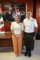 2 – REUNIÓN CON LA PRESIDENTA MUNICIPAL DE CUNDUACÁN, LIC. MARÍA DE LA CRUZ LÓPEZ, JUNTO CON NOTARIOS DE CUNDUACÁN