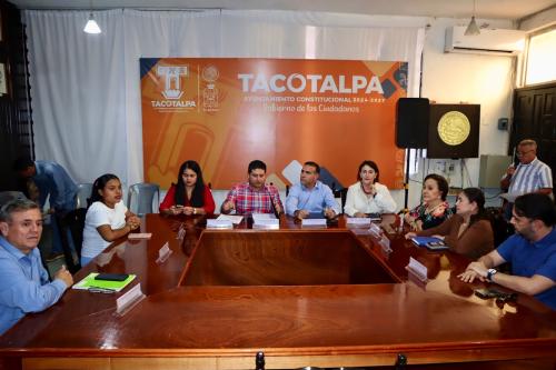 1-–-FIRMA-DE-CONVENIO-CON-EL-PRESIDENTE-MUNICIPAL-DE-TACOTALPA-LIC.-RICKY-ANOTONIO-ARCOS-PEREZ-EN-EL-PALACIO-MUNICIPAL-DEL-MISMO