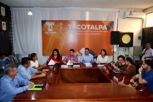 14-–-FIRMA-DE-CONVENIO-CON-EL-PRESIDENTE-MUNICIPAL-DE-TACOTALPA-LIC.-RICKY-ANOTONIO-ARCOS-PEREZ-EN-EL-PALACIO-MUNICIPAL-DEL-MISMO