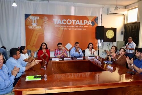 20-–-FIRMA-DE-CONVENIO-CON-EL-PRESIDENTE-MUNICIPAL-DE-TACOTALPA-LIC.-RICKY-ANOTONIO-ARCOS-PEREZ-EN-EL-PALACIO-MUNICIPAL-DEL-MISMO