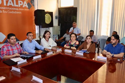 27-–-FIRMA-DE-CONVENIO-CON-EL-PRESIDENTE-MUNICIPAL-DE-TACOTALPA-LIC.-RICKY-ANOTONIO-ARCOS-PEREZ-EN-EL-PALACIO-MUNICIPAL-DEL-MISMO