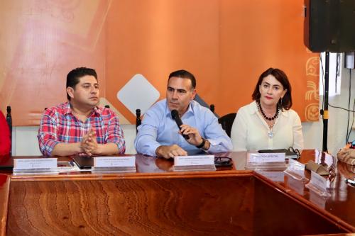 28-–-FIRMA-DE-CONVENIO-CON-EL-PRESIDENTE-MUNICIPAL-DE-TACOTALPA-LIC.-RICKY-ANOTONIO-ARCOS-PEREZ-EN-EL-PALACIO-MUNICIPAL-DEL-MISMO