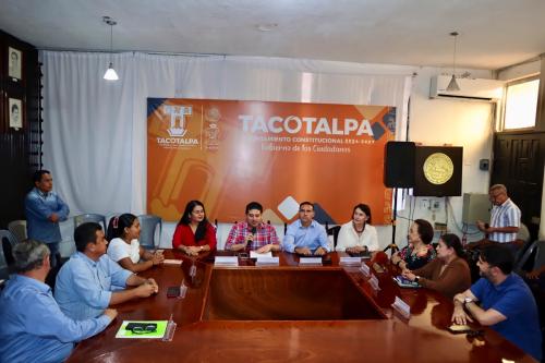 3-–-FIRMA-DE-CONVENIO-CON-EL-PRESIDENTE-MUNICIPAL-DE-TACOTALPA-LIC.-RICKY-ANOTONIO-ARCOS-PEREZ-EN-EL-PALACIO-MUNICIPAL-DEL-MISMO