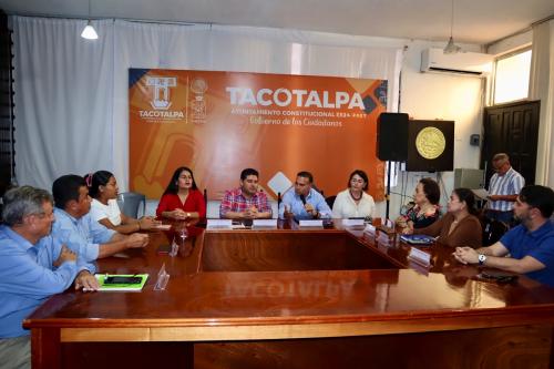 4-–-FIRMA-DE-CONVENIO-CON-EL-PRESIDENTE-MUNICIPAL-DE-TACOTALPA-LIC.-RICKY-ANOTONIO-ARCOS-PEREZ-EN-EL-PALACIO-MUNICIPAL-DEL-MISMO