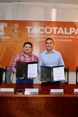 6-–-FIRMA-DE-CONVENIO-CON-EL-PRESIDENTE-MUNICIPAL-DE-TACOTALPA-LIC.-RICKY-ANOTONIO-ARCOS-PEREZ-EN-EL-PALACIO-MUNICIPAL-DEL-MISMO