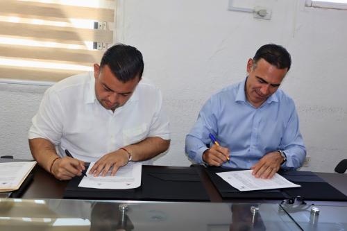 1-–-FIRMA-DE-CONVENIO-CON-EL-PRESIDENTE-MUNICIPAL-DE-JALPA-LIC.-JOSE-MANUEL-HERNANDEZ-PEREZ-EN-EL-PALACIO-MUNICIPAL-DEL-MISMO
