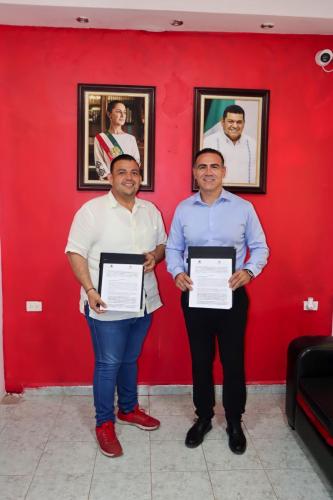 12-–-FIRMA-DE-CONVENIO-CON-EL-PRESIDENTE-MUNICIPAL-DE-JALPA-LIC.-JOSE-MANUEL-HERNANDEZ-PEREZ-EN-EL-PALACIO-MUNICIPAL-DEL-MISMO