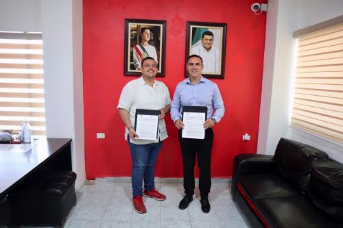 13-–-FIRMA-DE-CONVENIO-CON-EL-PRESIDENTE-MUNICIPAL-DE-JALPA-LIC.-JOSE-MANUEL-HERNANDEZ-PEREZ-EN-EL-PALACIO-MUNICIPAL-DEL-MISMO