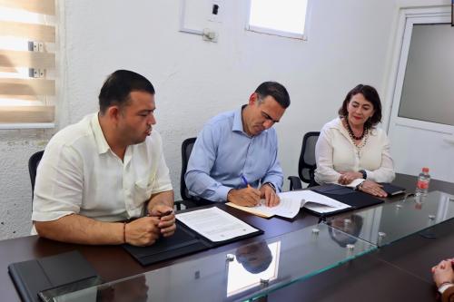 18-–-FIRMA-DE-CONVENIO-CON-EL-PRESIDENTE-MUNICIPAL-DE-JALPA-LIC.-JOSE-MANUEL-HERNANDEZ-PEREZ-EN-EL-PALACIO-MUNICIPAL-DEL-MISMO