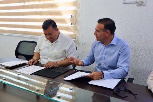 5-–-FIRMA-DE-CONVENIO-CON-EL-PRESIDENTE-MUNICIPAL-DE-JALPA-LIC.-JOSE-MANUEL-HERNANDEZ-PEREZ-EN-EL-PALACIO-MUNICIPAL-DEL-MISMO