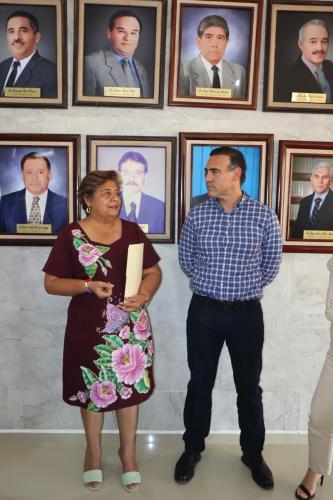 12-FIRMA-DE-CONVENIO-CON-LA-PRESIDENTA-MUNICIPAL-DE-JONUTA-PRFRA.-MARIA-SOLEDAD-VILLAMAYOR-NOTARIO-EN-LAS-INTALACIONES-DEL-COLEGIO-DE-NOTARIOS-DE-TABASCO-A.-C