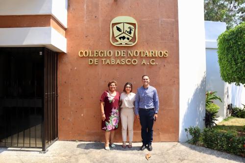 15-FIRMA-DE-CONVENIO-CON-LA-PRESIDENTA-MUNICIPAL-DE-JONUTA-PRFRA.-MARIA-SOLEDAD-VILLAMAYOR-NOTARIO-EN-LAS-INTALACIONES-DEL-COLEGIO-DE-NOTARIOS-DE-TABASCO-A.-C