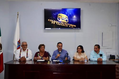 2-FIRMA-DE-CONVENIO-CON-LA-PRESIDENTA-MUNICIPAL-DE-JONUTA-PRFRA.-MARIA-SOLEDAD-VILLAMAYOR-NOTARIO-EN-LAS-INTALACIONES-DEL-COLEGIO-DE-NOTARIOS-DE-TABASCO-A.-C