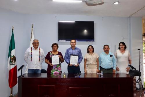 21-FIRMA-DE-CONVENIO-CON-LA-PRESIDENTA-MUNICIPAL-DE-JONUTA-PRFRA.-MARIA-SOLEDAD-VILLAMAYOR-NOTARIO-EN-LAS-INTALACIONES-DEL-COLEGIO-DE-NOTARIOS-DE-TABASCO-A.-C