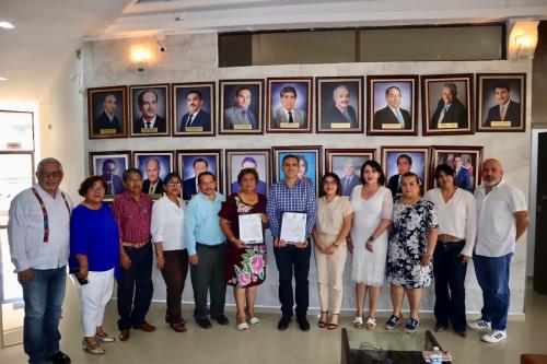 22-FIRMA-DE-CONVENIO-CON-LA-PRESIDENTA-MUNICIPAL-DE-JONUTA-PRFRA.-MARIA-SOLEDAD-VILLAMAYOR-NOTARIO-EN-LAS-INTALACIONES-DEL-COLEGIO-DE-NOTARIOS-DE-TABASCO-A.-C
