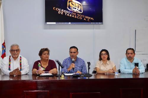 3-FIRMA-DE-CONVENIO-CON-LA-PRESIDENTA-MUNICIPAL-DE-JONUTA-PRFRA.-MARIA-SOLEDAD-VILLAMAYOR-NOTARIO-EN-LAS-INTALACIONES-DEL-COLEGIO-DE-NOTARIOS-DE-TABASCO-A.-C