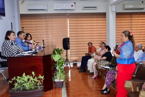 77 11-REUNION-DE-TRABAJO-EN-EL-COLEGIO-DE-NOTARIOS-CON-LA-SUBDSECRETARIA-DE-ADMINISTRACION-Y-FINANZAS-DEL-GOBIERNO-DE-TABASCO-Y-LA-DIRECTORA-GENERAL-DEL-CATASTRO-EN-LAS-INTALACIONES-DEL-MISMO