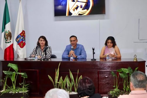 77 13-REUNION-DE-TRABAJO-EN-EL-COLEGIO-DE-NOTARIOS-CON-LA-SUBDSECRETARIA-DE-ADMINISTRACION-Y-FINANZAS-DEL-GOBIERNO-DE-TABASCO-Y-LA-DIRECTORA-GENERAL-DEL-CATASTRO-EN-LAS-INTALACIONES-DEL-MISMO