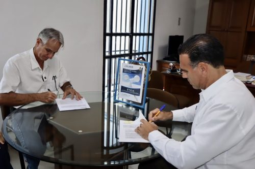 87 1-FIRMA-DE-CONVENIO-CON-LABORATORIOS-UNILABOR-Y-EL-COLEGIO-DE-NOTARIOS-DE-TABASCO