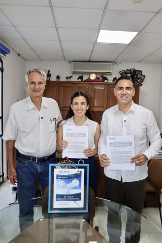 87 4-FIRMA-DE-CONVENIO-CON-LABORATORIOS-UNILABOR-Y-EL-COLEGIO-DE-NOTARIOS-DE-TABASCO