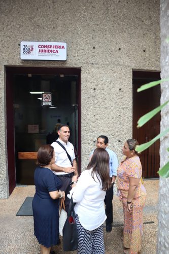 84 4-REUNION-DE-TRABAJO-CON-EL-CONSEJERO-JURIDICO-EN-LAS-INSTALACIONES-DE-LA-PROPIA-CONSEJERIA